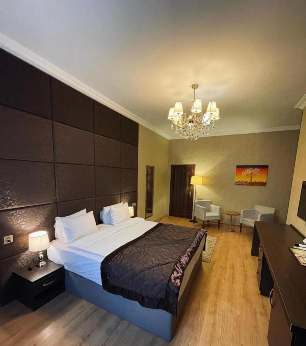 Grand Mirror Hotel 4*