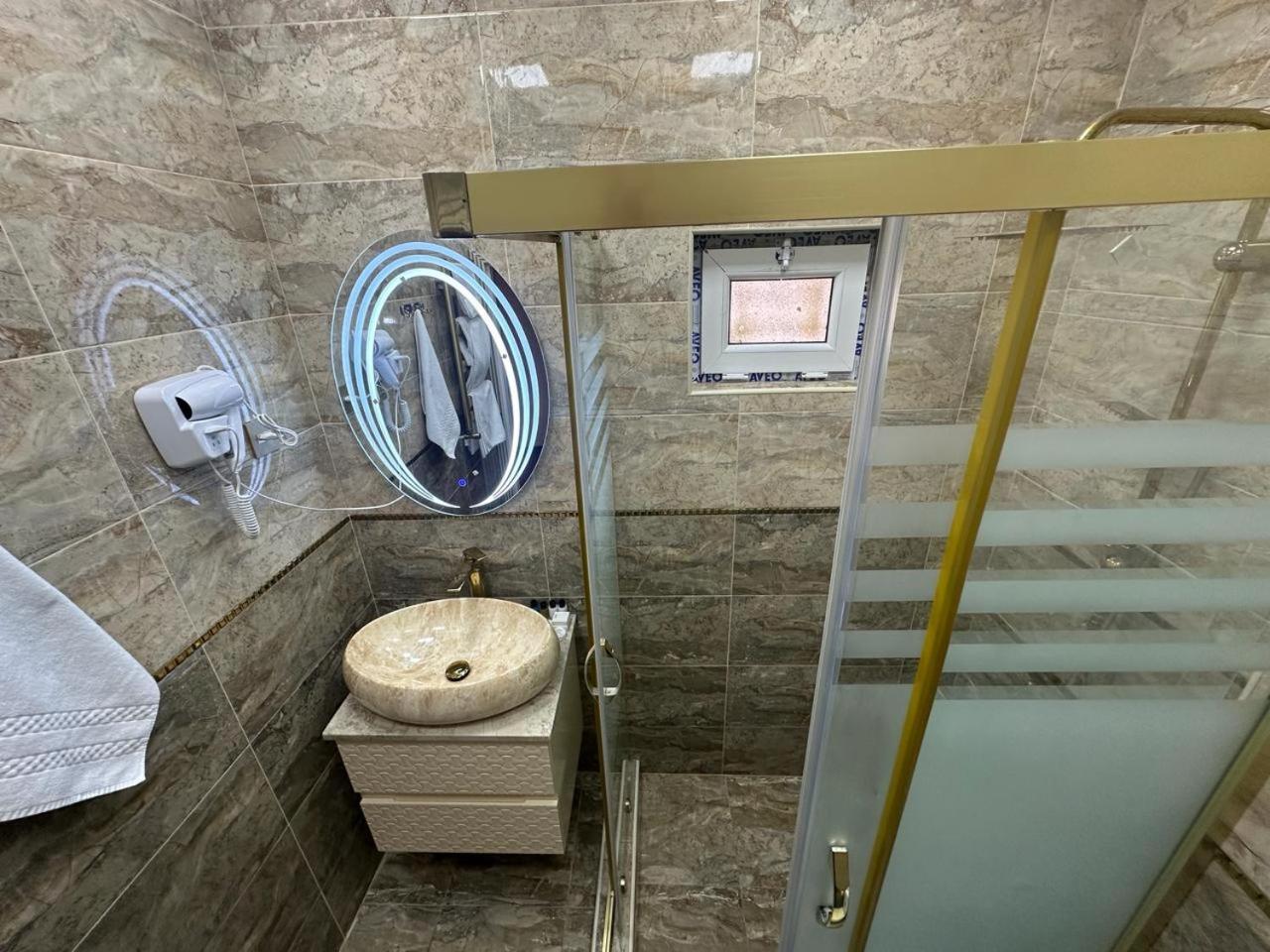 Hotel Grand Mirror 4*