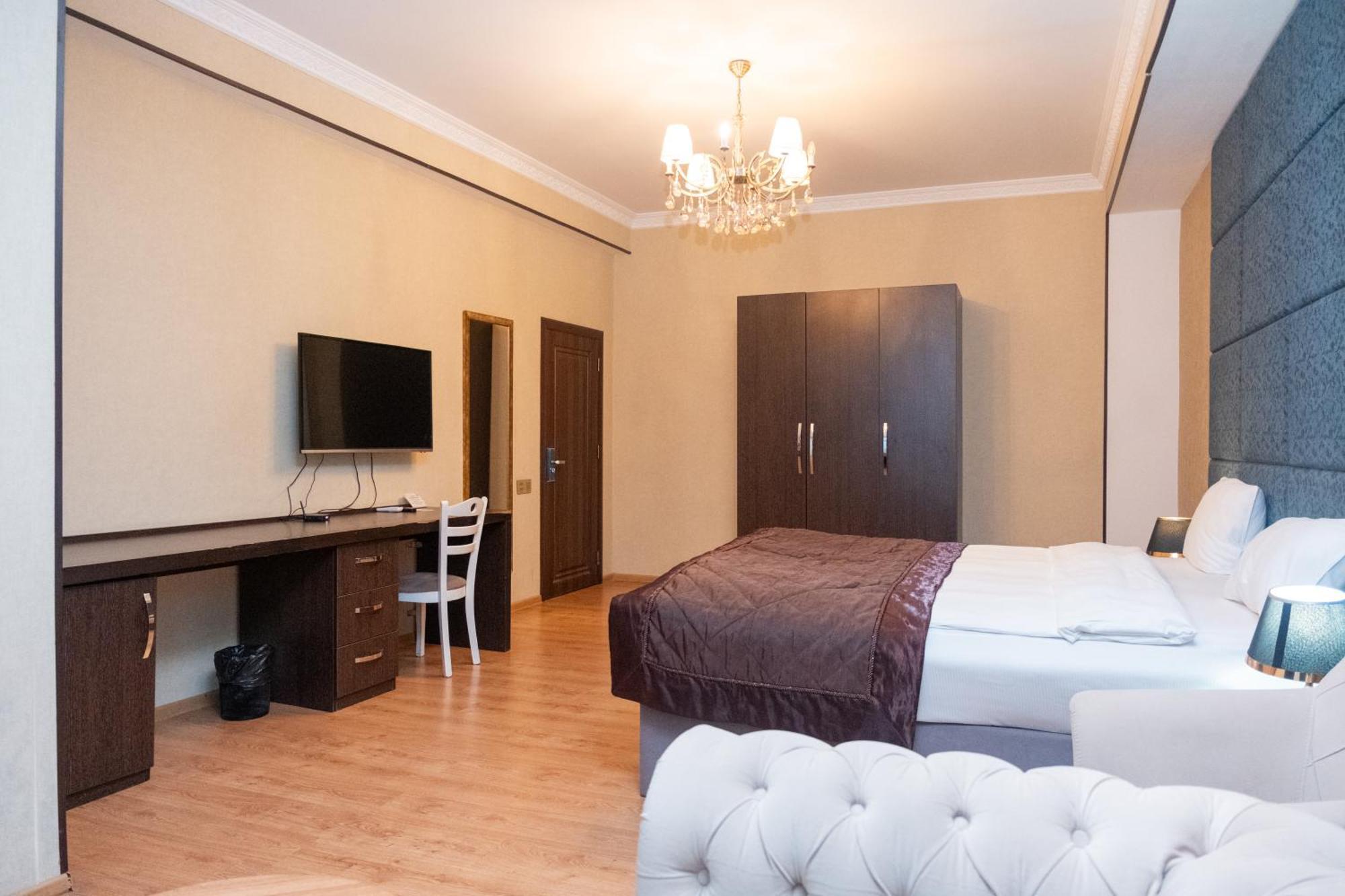 Hotel Grand Mirror