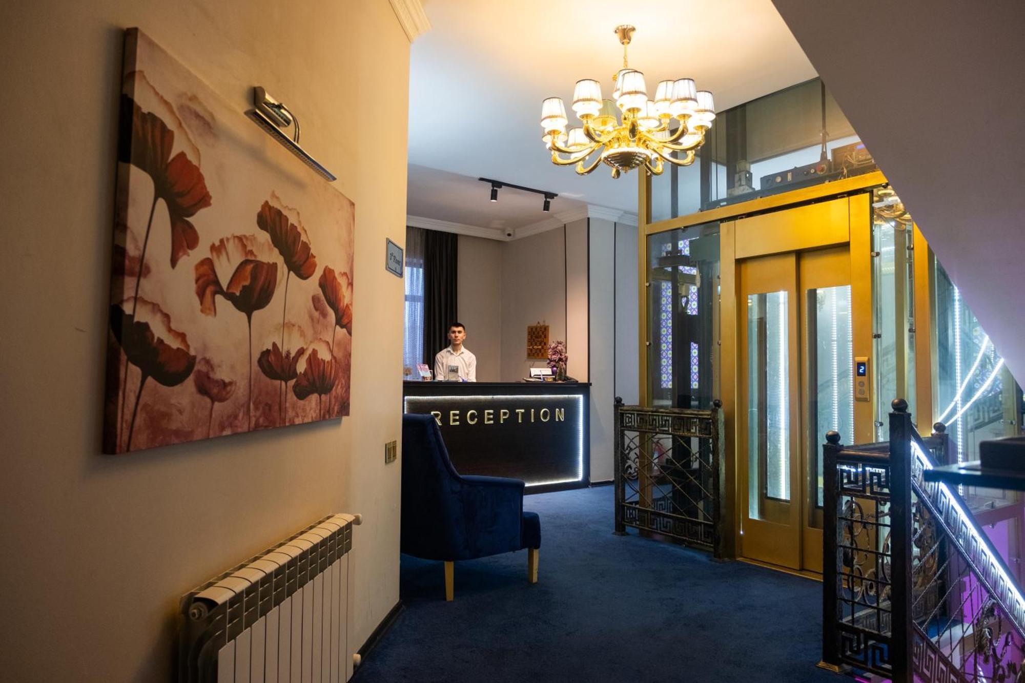 Hotel Grand Mirror 4*